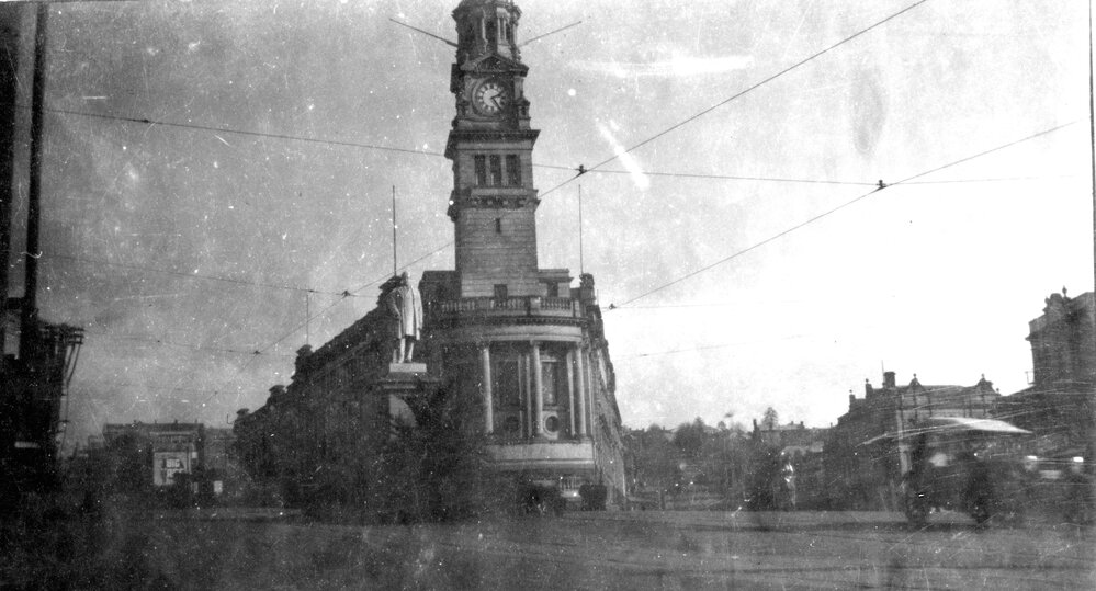 Auckland Town Hall and Statue of Sir George Grey