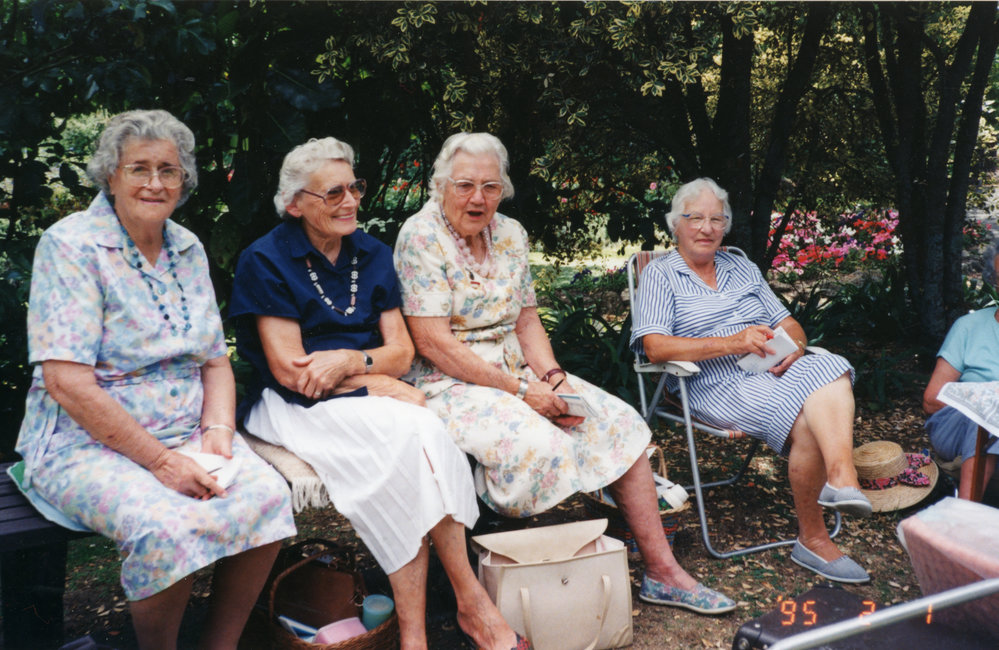 WDFF Members at Outdoor Meeting