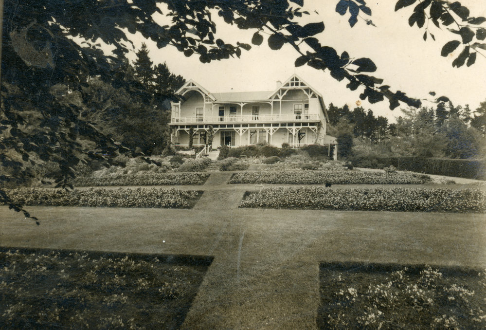 Peloha House and Grounds