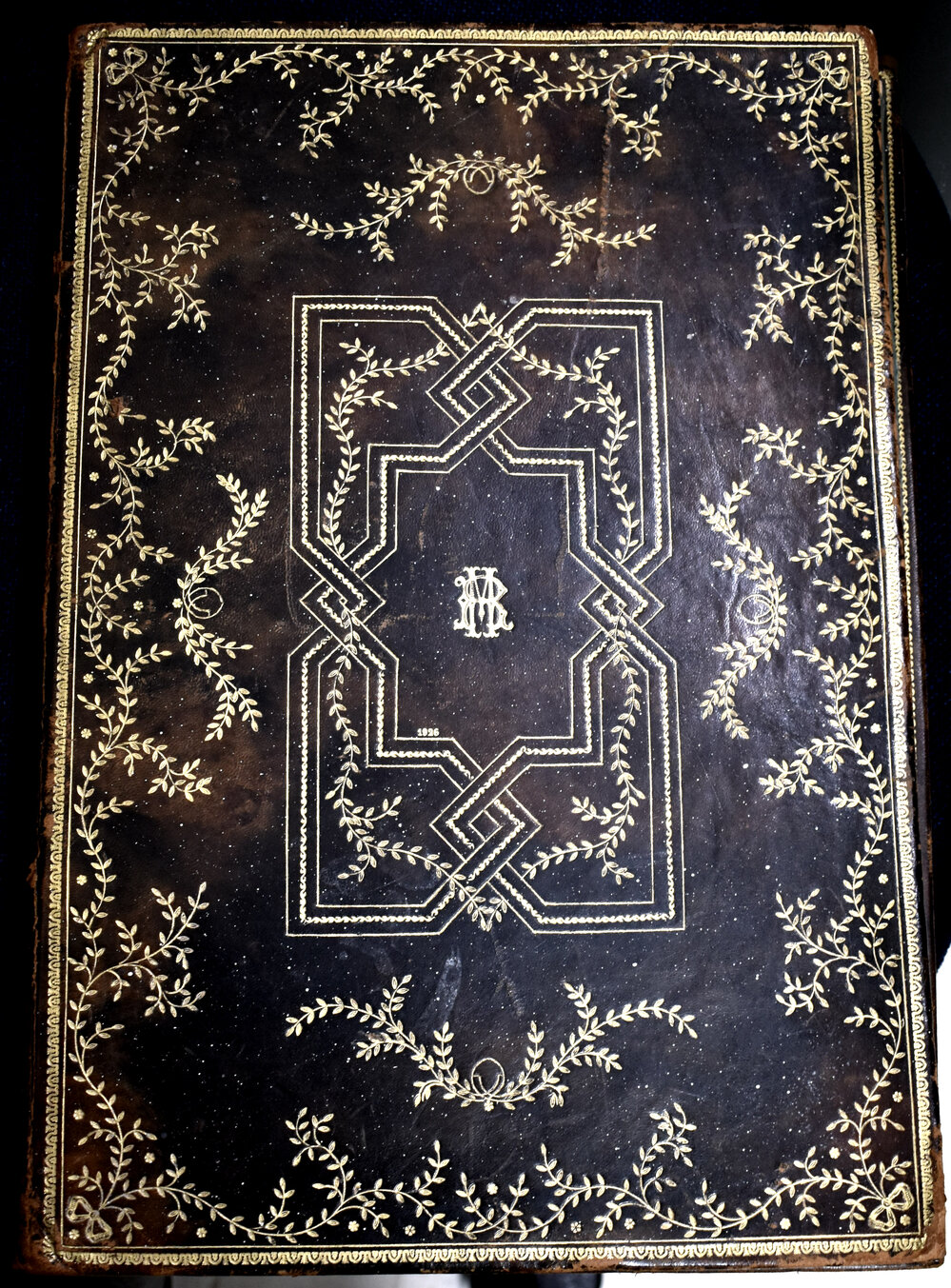 Giles Photograph Folder