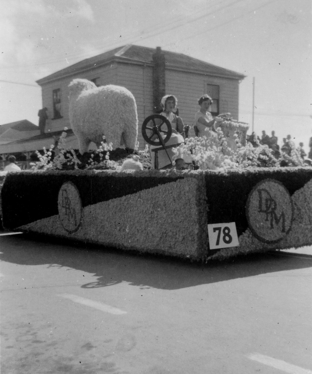 De Pelichet McLeod Float - Hastings Blossom Festival Parade 1956