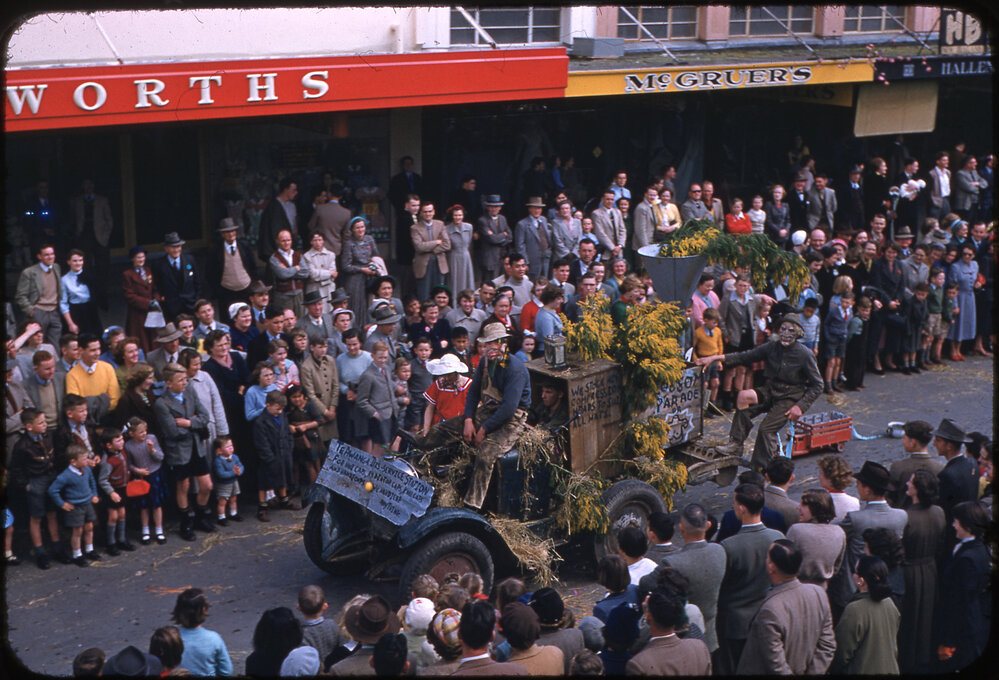 Te Awanga Dis-Service Station - Hastings Blossom Festival Parade 1955