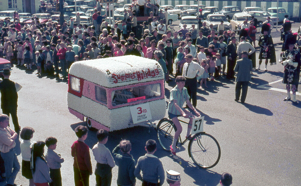 Louis Motors - Blossom Festival Parade 1967