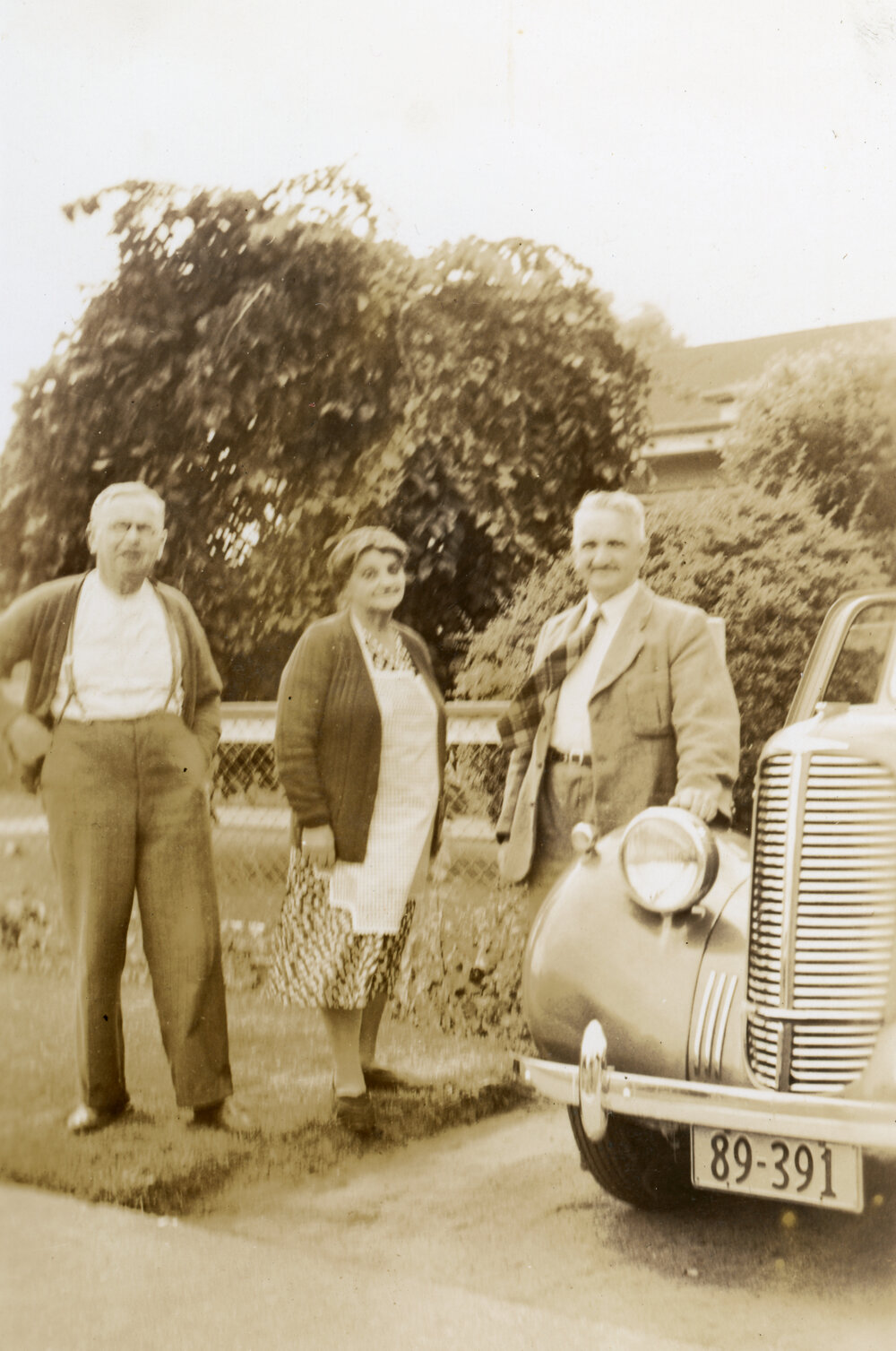 Charles and Bessie Griffiths with Arthur Hughson