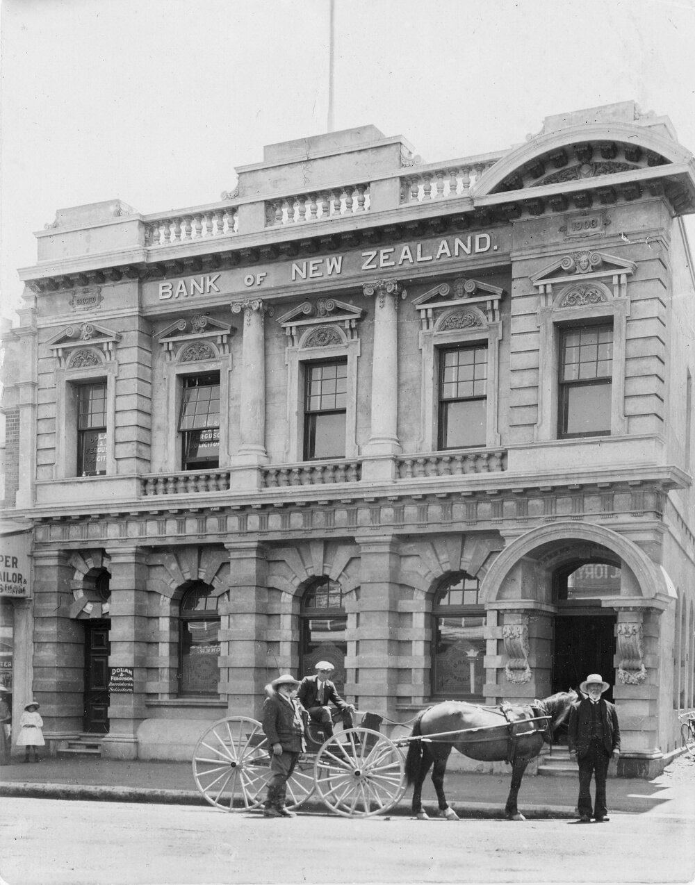 Francis Hicks and the Hastings Bank of New Zealand Building
