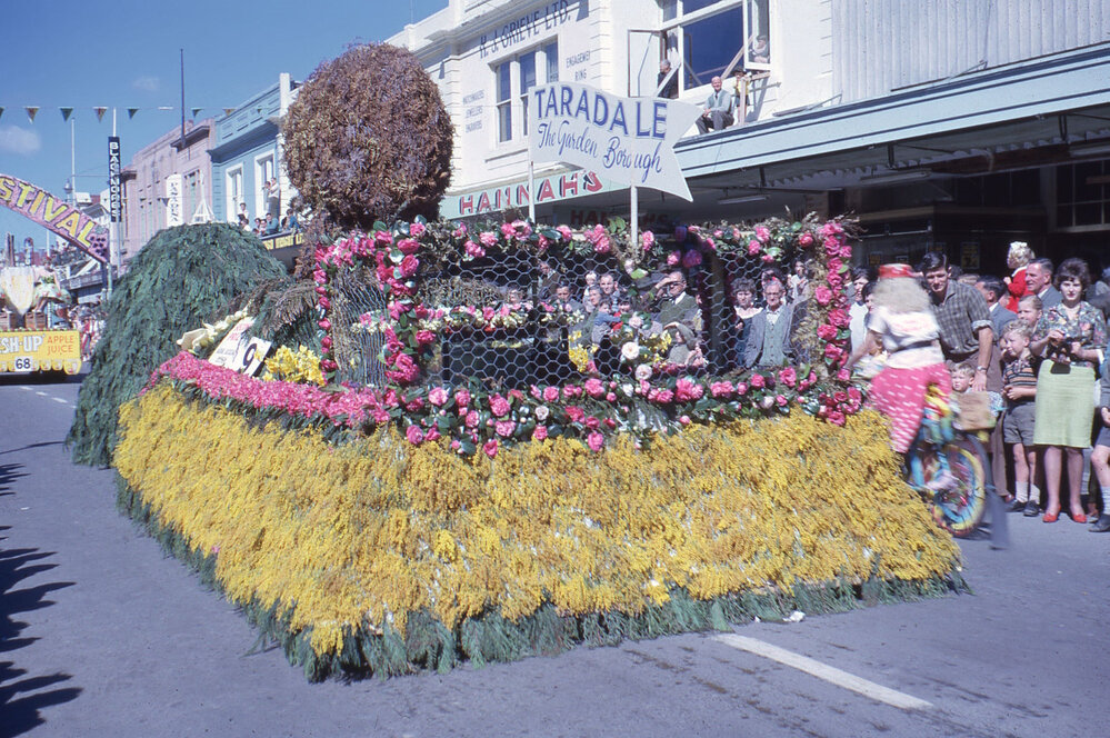 Kiwi Float 1962