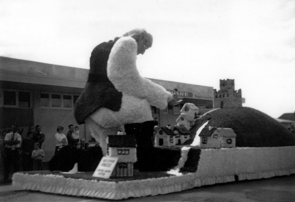 Gulliver in Lilliput 1961