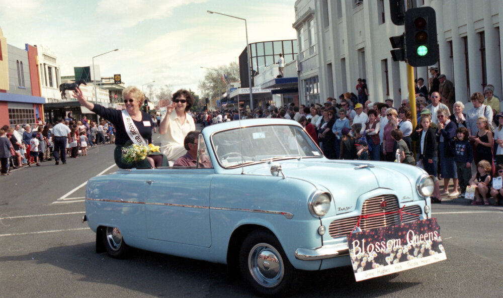 Zephyr With Blossom Queens 1999