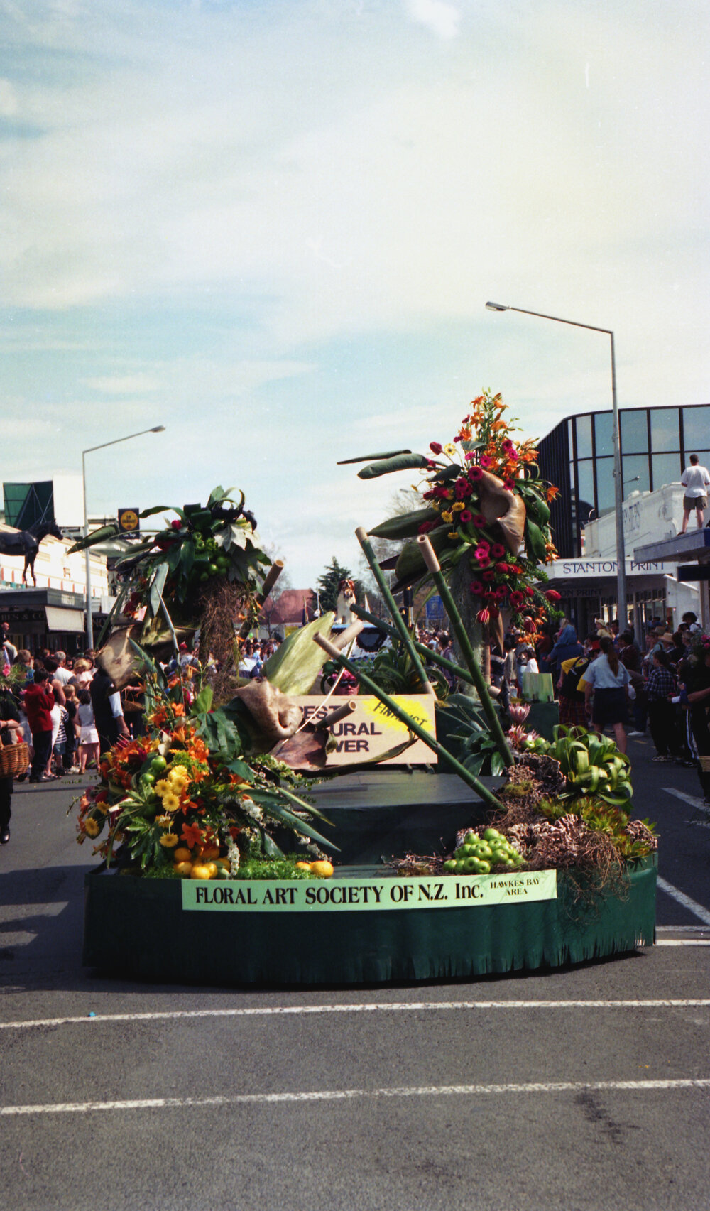 Floral Art Society Float 1999