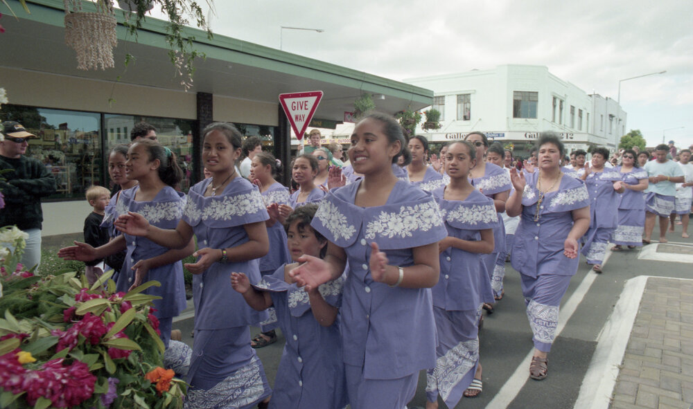 Fetu Ao Choir in Parade 1996
