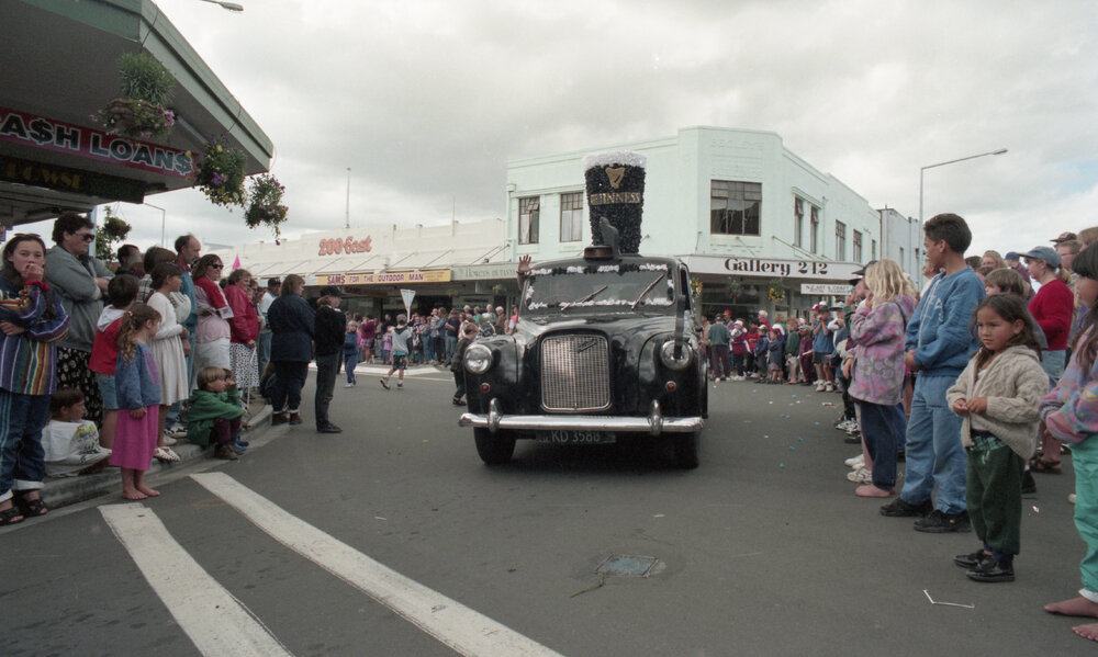Cat and Fiddle Car in Parade 1996