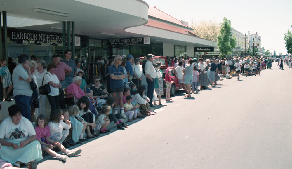 Crowds at Blossom Parade 1994
