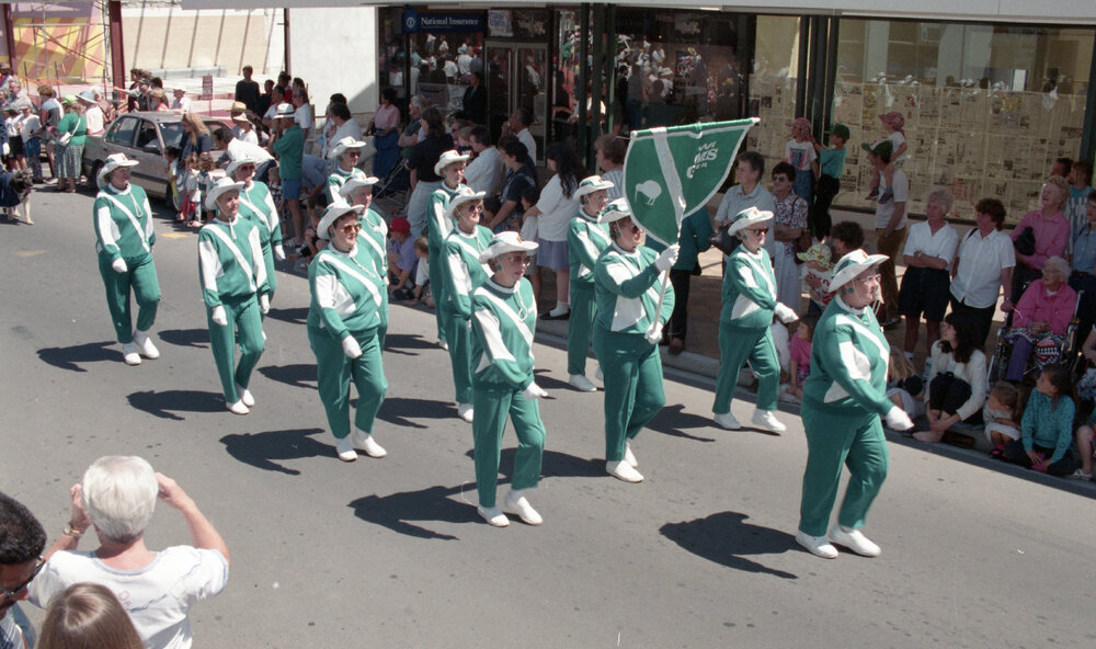 Kiwi Gems in Parade 1994