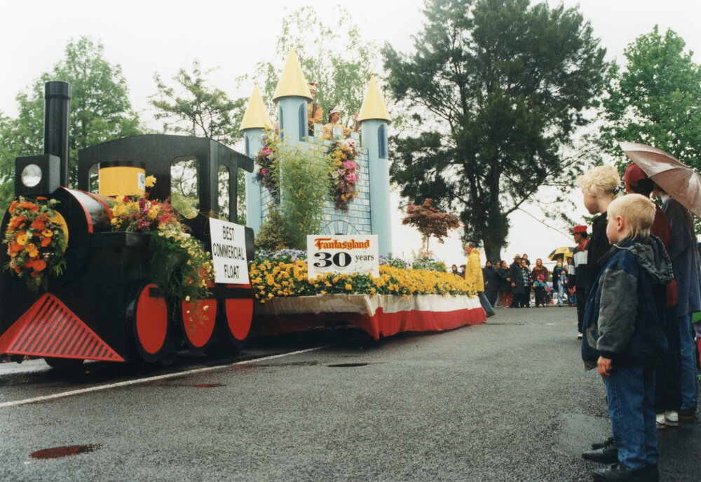 Fantasyland Float 1995