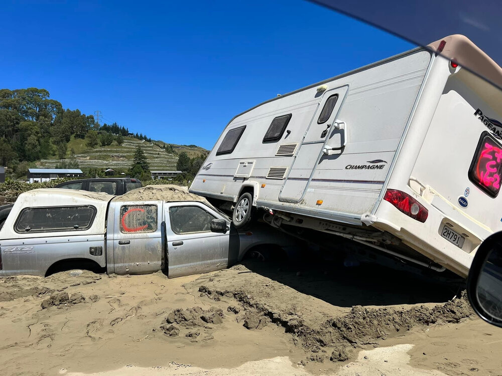 Ute and Caravan in Silt