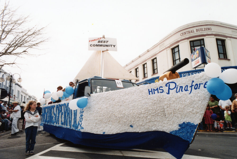 Hastings Operatic Society Float 1998