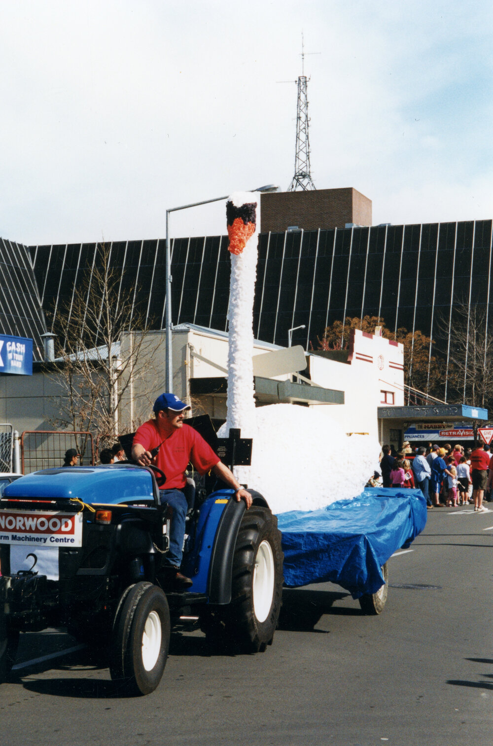 Norwood Swan Float 2002