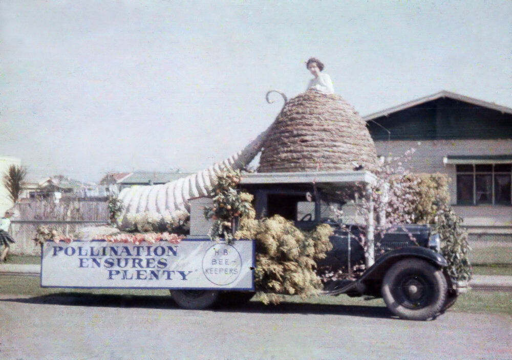 Bee Keepers Float 1951