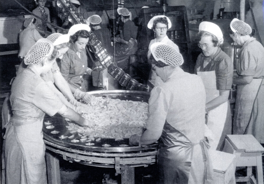 Canning Peaches at Wattie's 