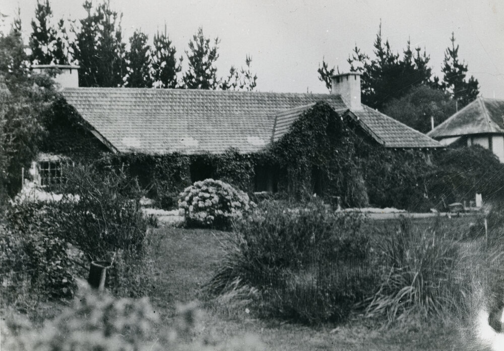 Whare Ra and Gardens