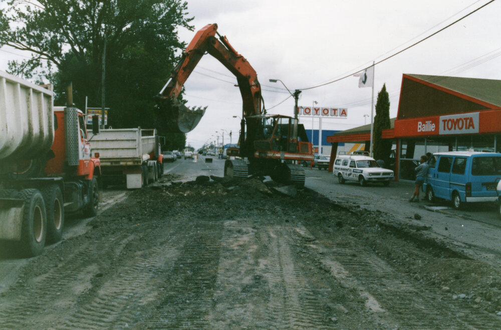 Digger on Karamu Road