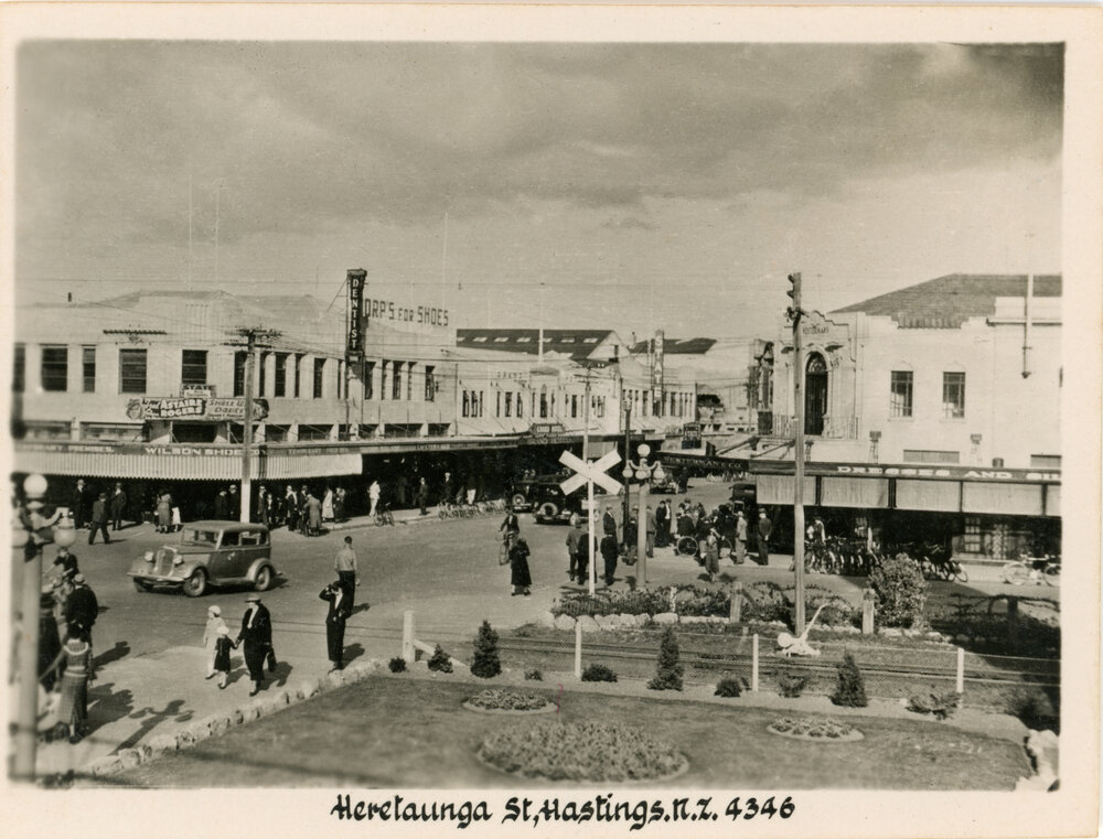 Tourist Photo Heretaunga Street 