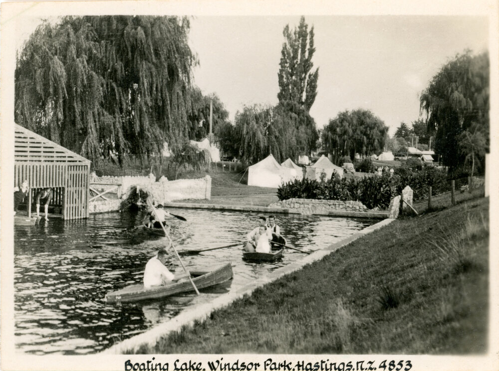 Tourist Photo Windsor Park