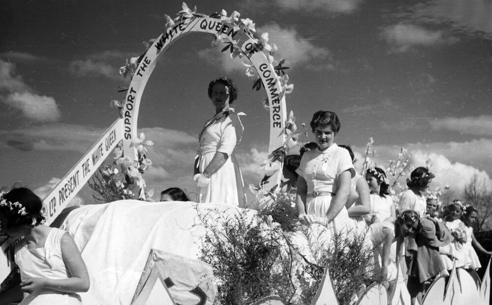 Commerce Carnival Queen Float