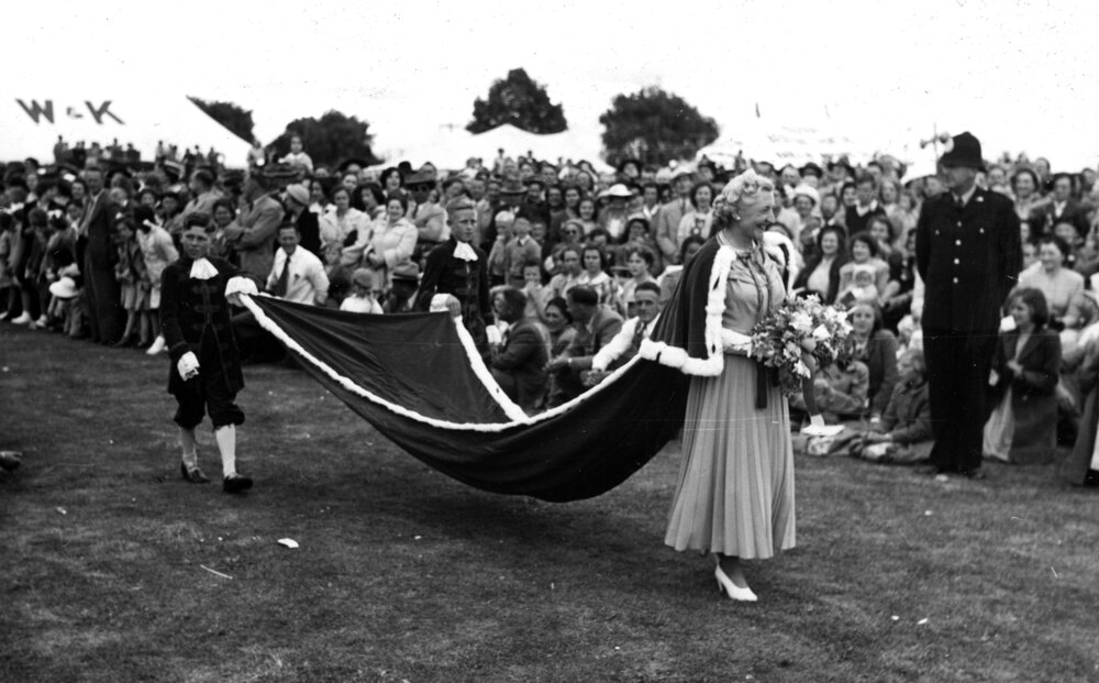 Gladys Hudson (nee Lyons)