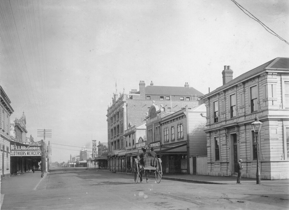 Heretaunga Street East with Union Bank