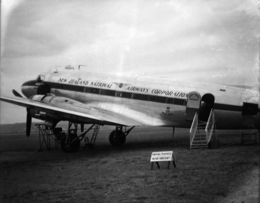 Douglas DC-3, ZK-APK