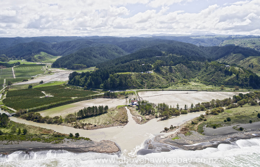 Pakuratahi River and Te Ngaru Stream Mouth