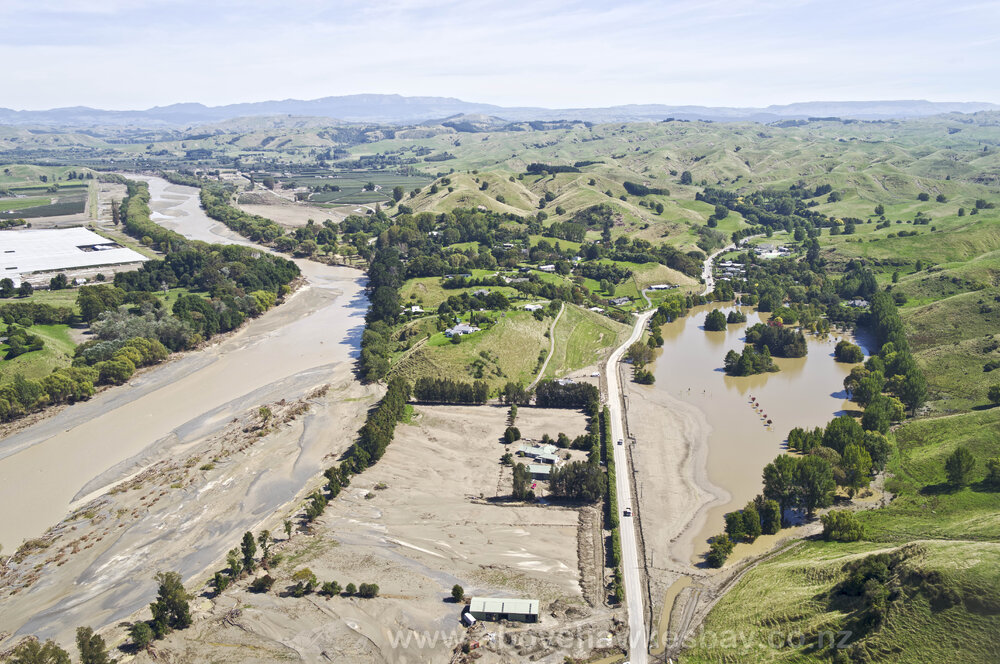 Puketapu Road and Alexander's Lake
