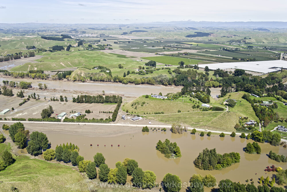 Puketapu Road and Alexander's Lake