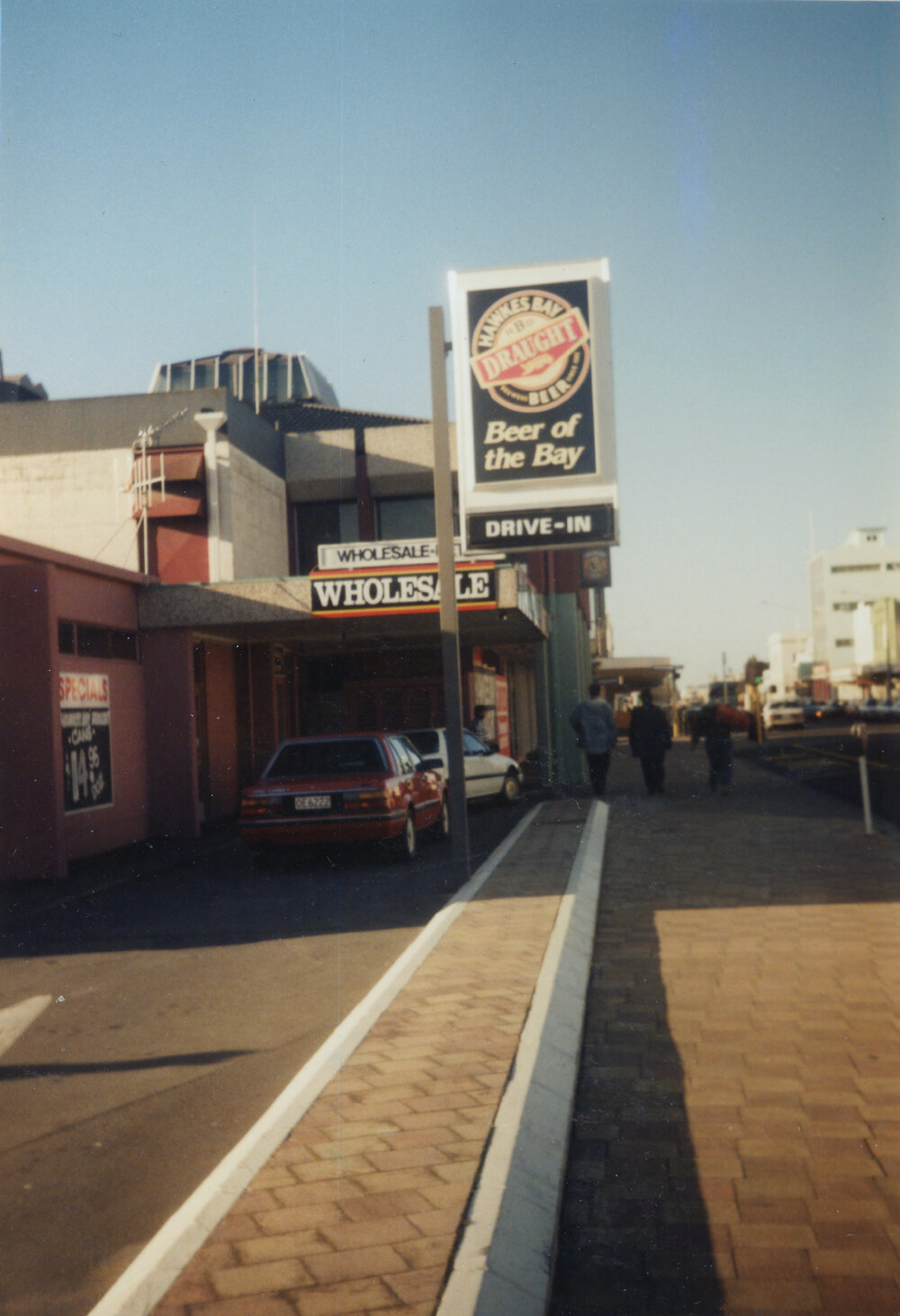 Lion Tavern, Karamu Road