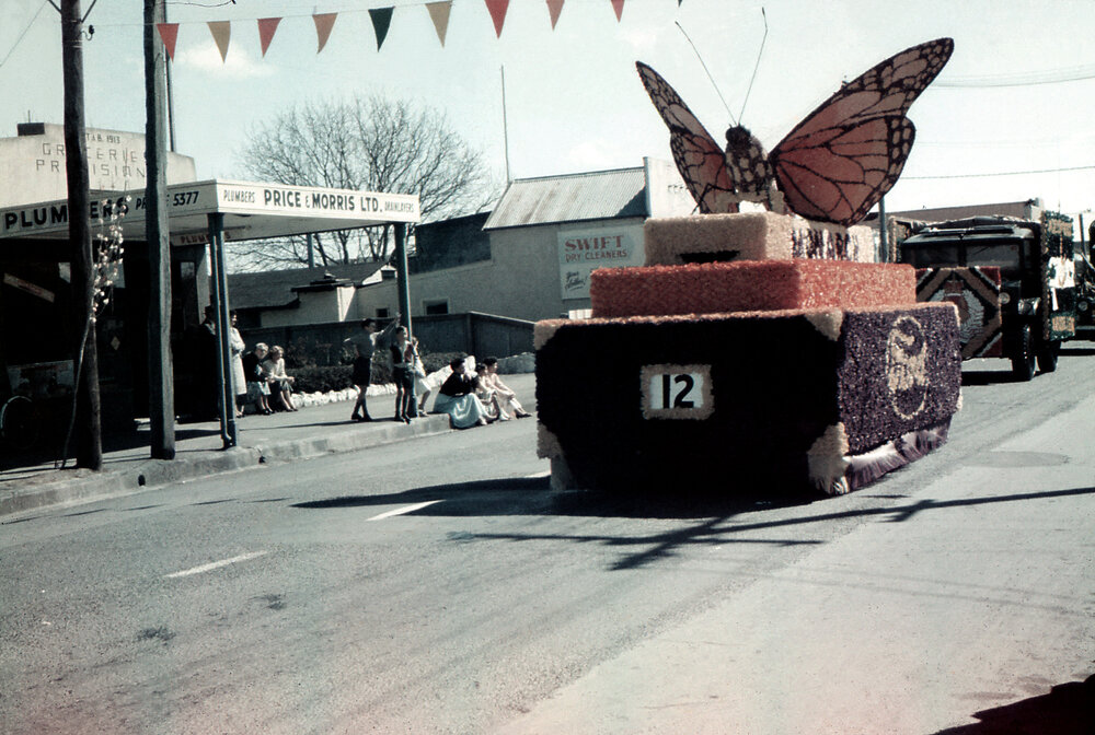 Monarch Motors Float 1959