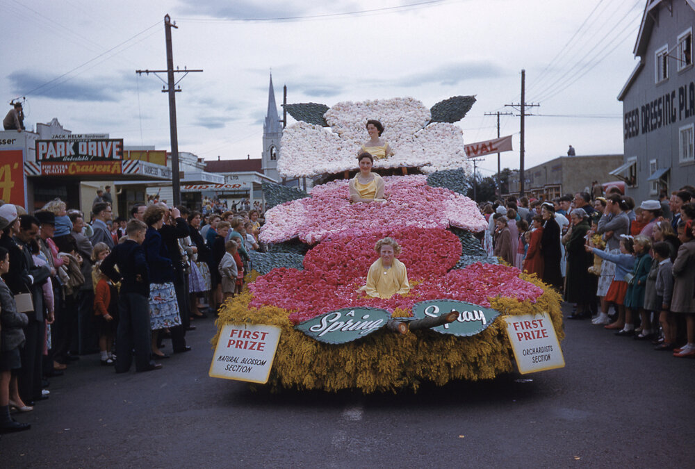 Thodey's Orchard Float 1958