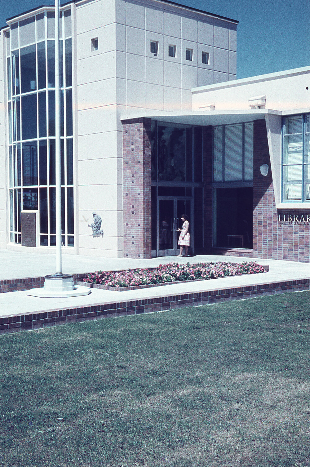 Hastings Library Entrance
