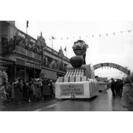 Apple and Pear Board Float 1960