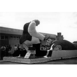 Gulliver in Lilliput 1961