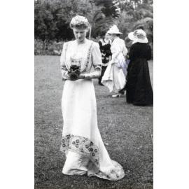 Shona Horne in Vintage Wedding Dress