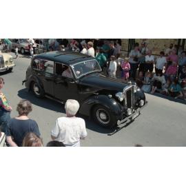 1940s Daimler in Blossom Parade 1994