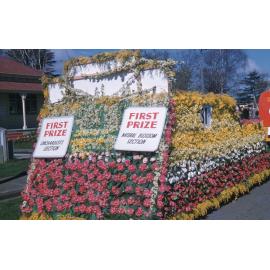 Thodeys Orchard Float 1955