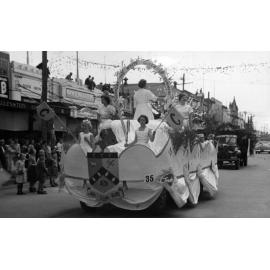 Commerce Carnival Queen Float