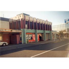 Lion Tavern, Karamu Road