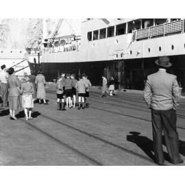 Children at Napier Port