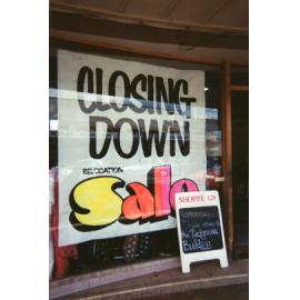 Shoppe 128 Closing Down Sign 