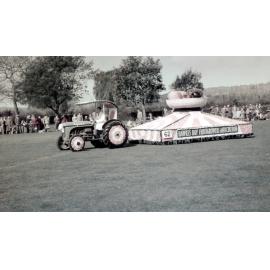 HB Fruitgrowers Association Float 1956
