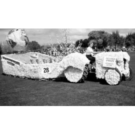 St Georges Road Orchardists Float 1956