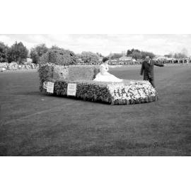 Thodeys Float 1956